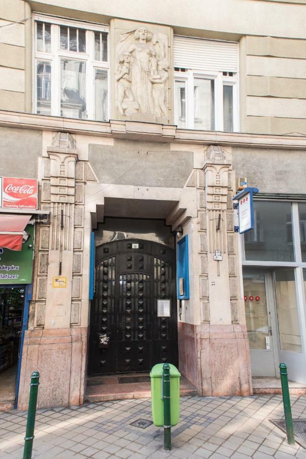New Loft Style Appartman In The Heart Of The City Будапеща Екстериор снимка
